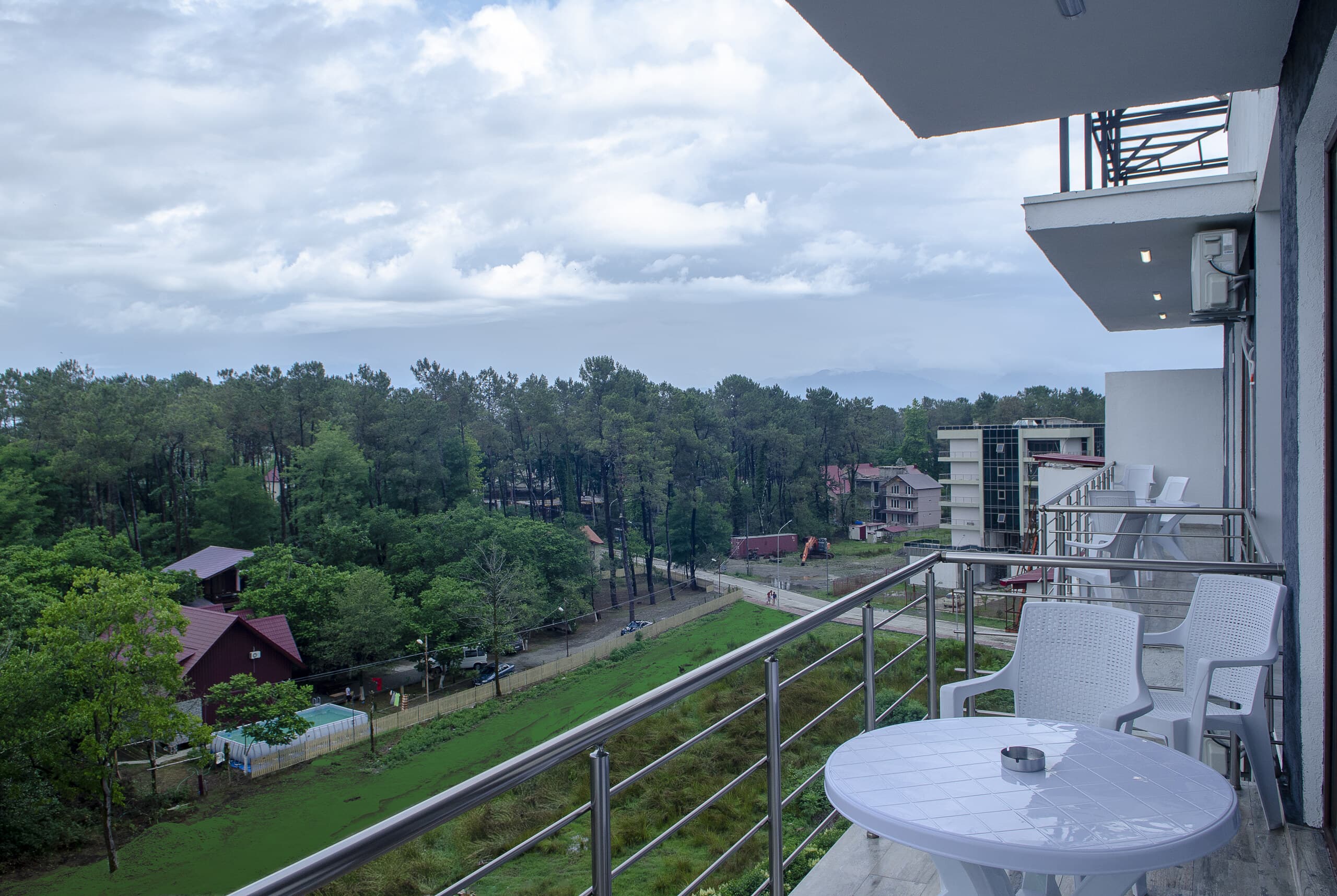 Resolute Hotel — სასტუმროს ტერიტორია