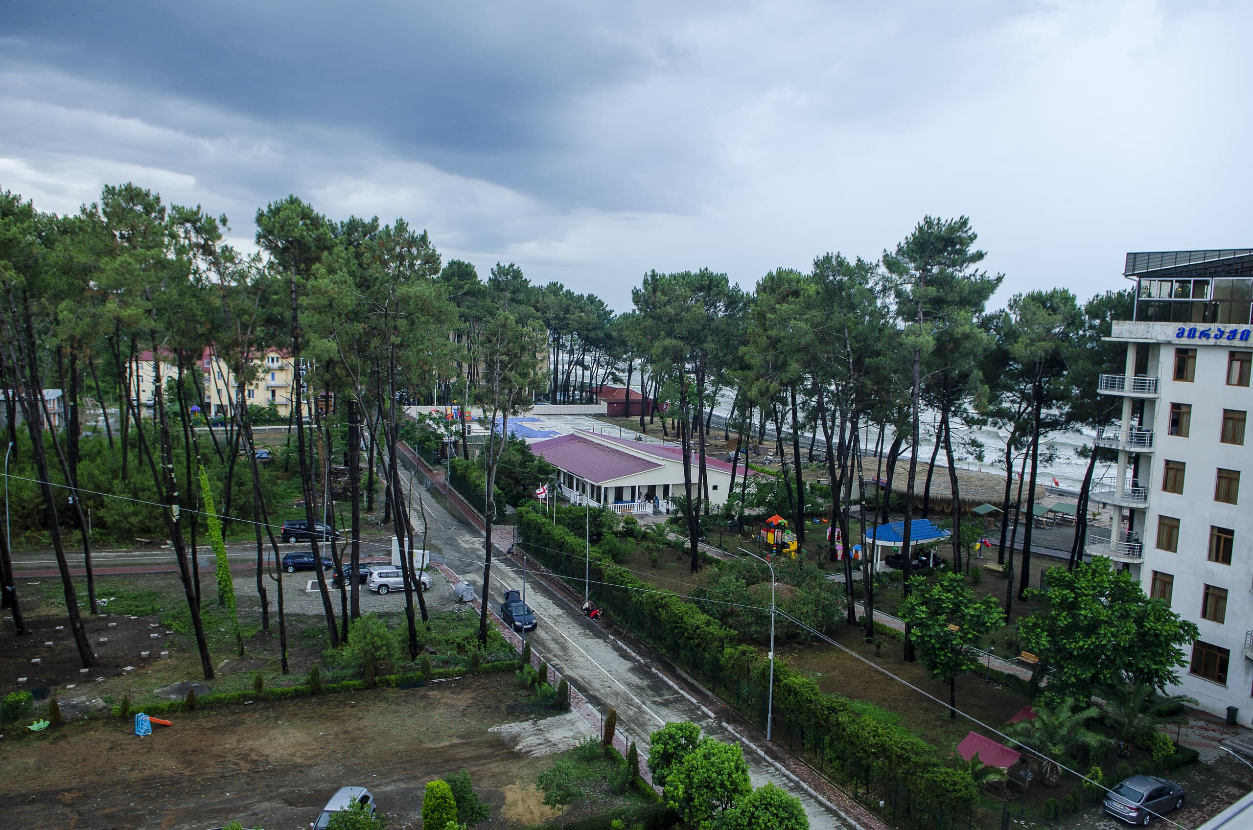 Resolute Hotel — სასტუმროს ტერიტორია